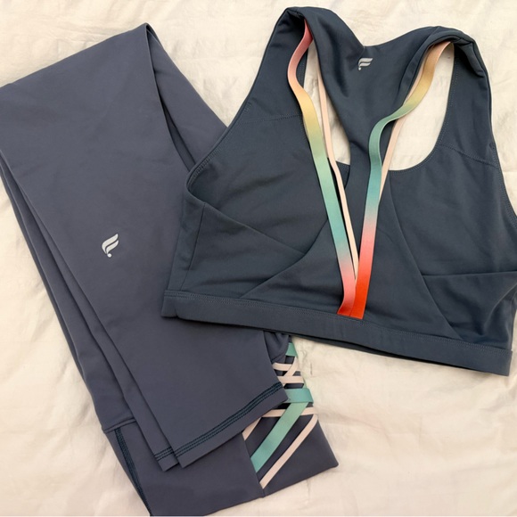 Fabletics Athletic Set - Picture 3 of 4